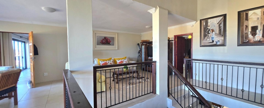 6 Bedroom Property for Sale in Franskraal Western Cape